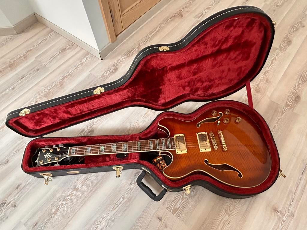 Guitare électrique Ibanez AS93 quasi neuve, Muziek en Instrumenten, Snaarinstrumenten | Gitaren | Elektrisch, Ophalen, Zo goed als nieuw