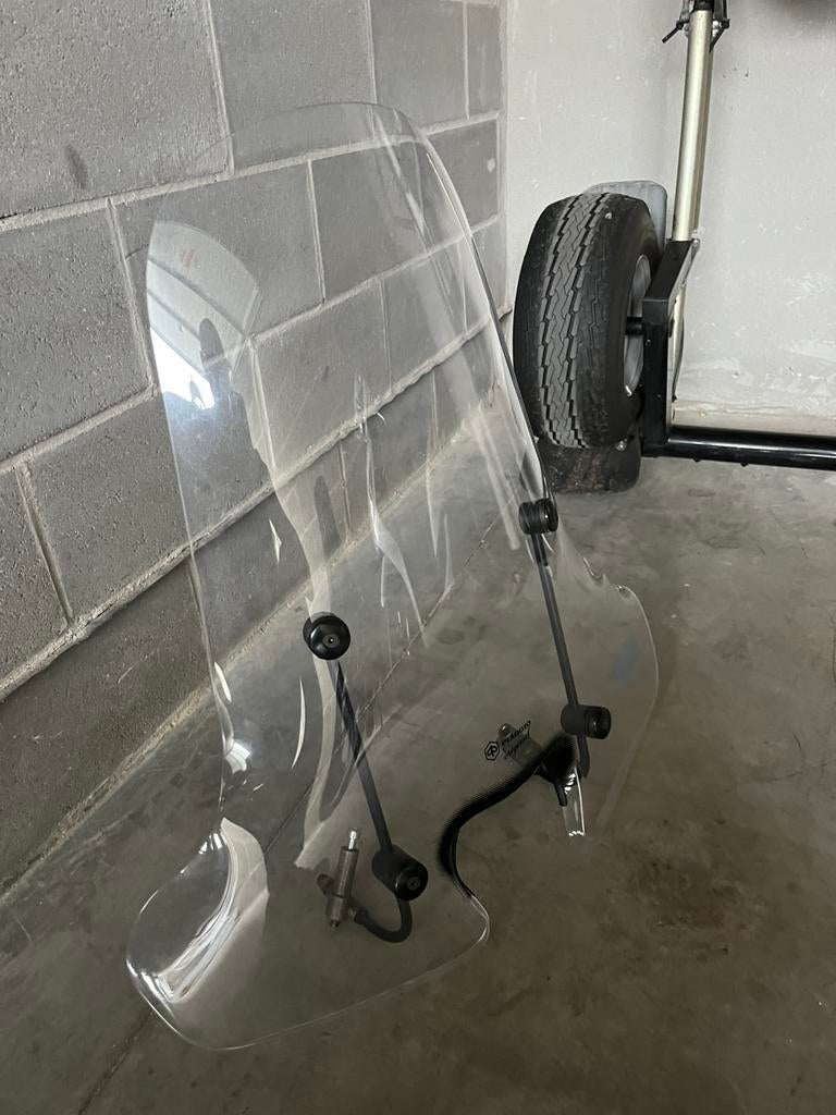 scherm vespa, Fietsen en Brommers, Ophalen, Zo goed als nieuw