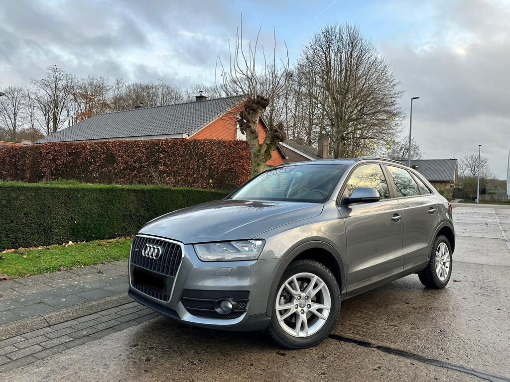 Audi Q3 Quattro en parfait état, Autos, Achat, Boîte manuelle, Entretenue par le concessionnaire, Noir