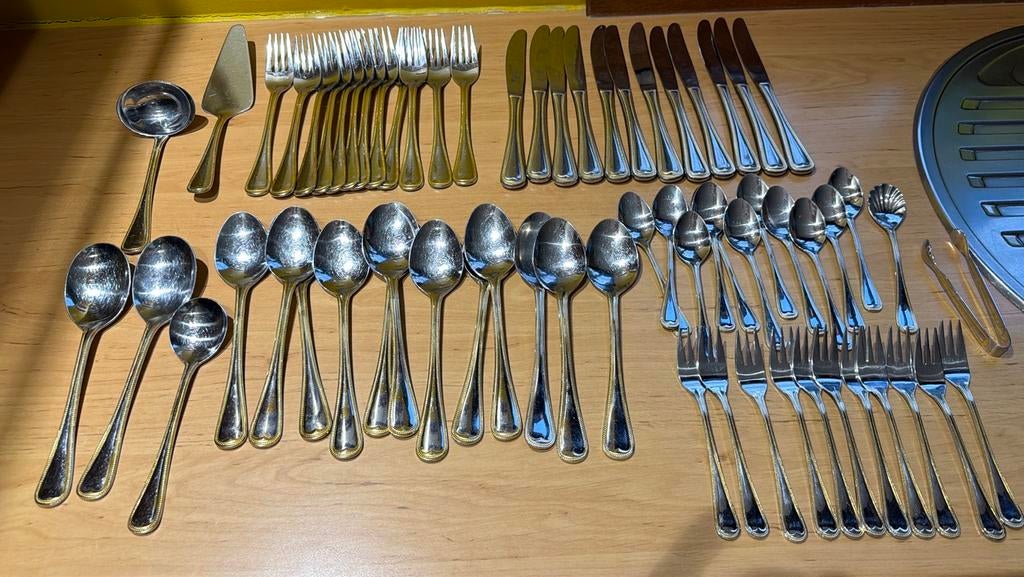 Ménage de 12 couverts en métal 18/10 Edelstahl Rostfrei, Antiquités & Art, Antiquités | Couverts, Enlèvement ou Envoi