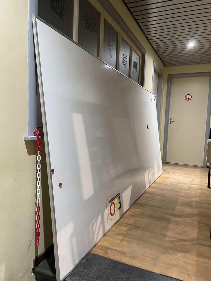 Mega whiteboard, Ophalen, Zo goed als nieuw, Whiteboard