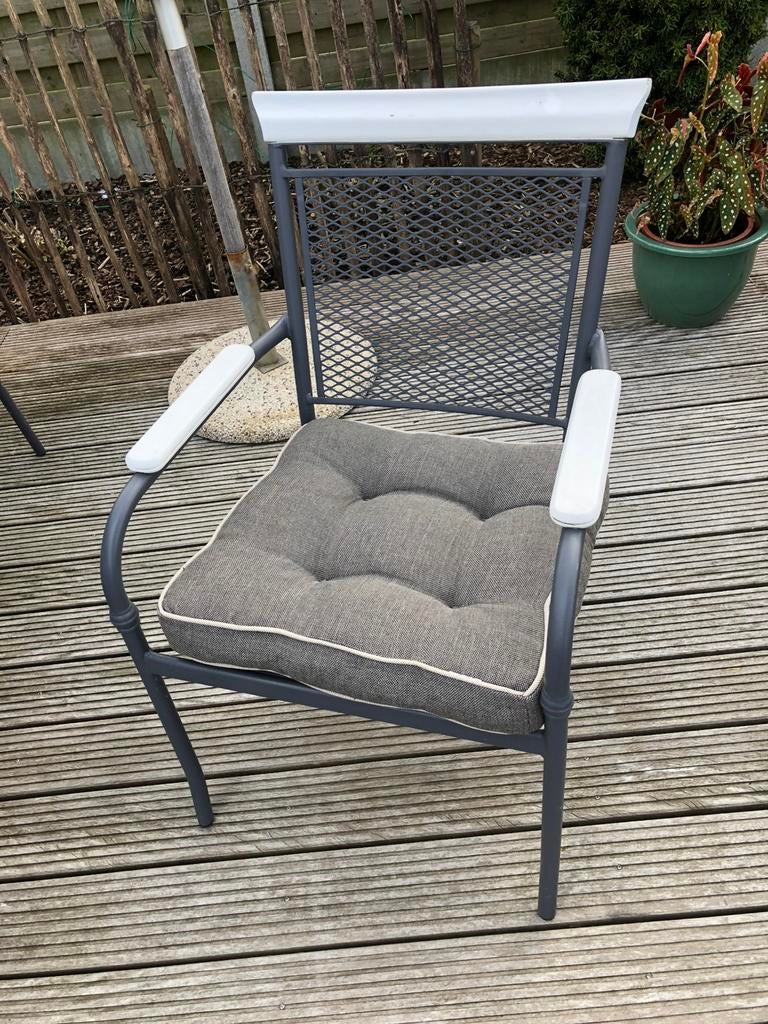 4 stoelen met kussens, Ophalen, Zo goed als nieuw