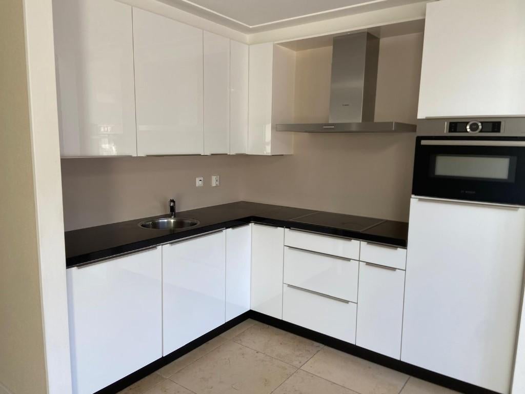 Moderne witte hoogglans hoekkeuken incl. Bosch GEDEMONTEERD, Huis en Inrichting, Wit, Hoekkeuken, Ophalen of Verzenden, Composiet