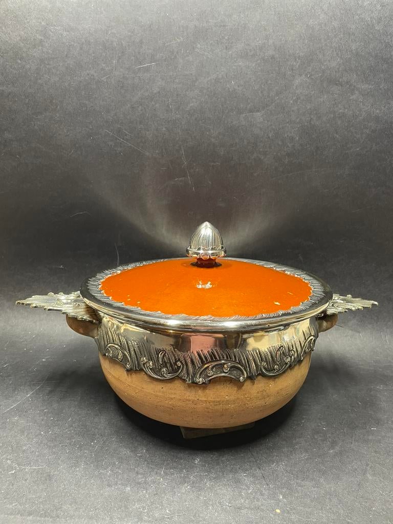 Pot ancien en terre cuite décoration et ornements en argent, Antiquités & Art, Enlèvement