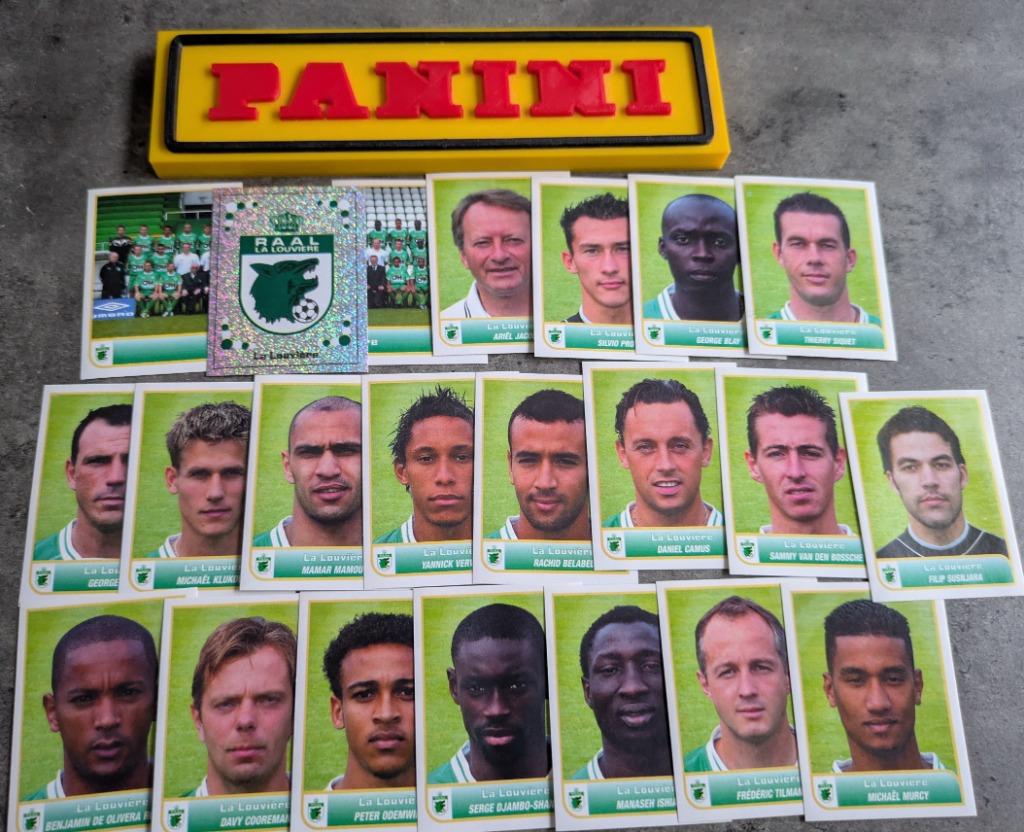 Lot de 22 autocollants de football La Louvière Panini 2004, Envoi, Neuf