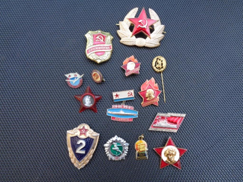 Russische en DDR pins , allemaal intact , 3 € / stuk, Enlèvement ou Envoi, Armée de terre, Emblème ou Badge