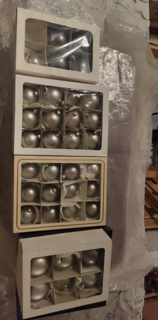 Lot zilverkleurige kerstballen ., Ophalen of Verzenden, Zo goed als nieuw