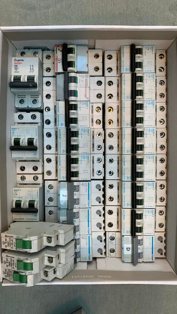 Automatische zekeringen Vynckier, Hager, 6/10/20A, Doe-het-zelf en Bouw, Ophalen of Verzenden, Gebruikt