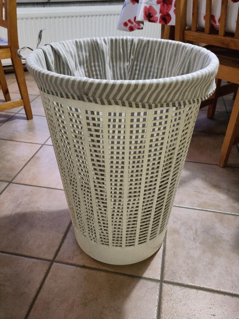 Wasmand, Ophalen, Wit