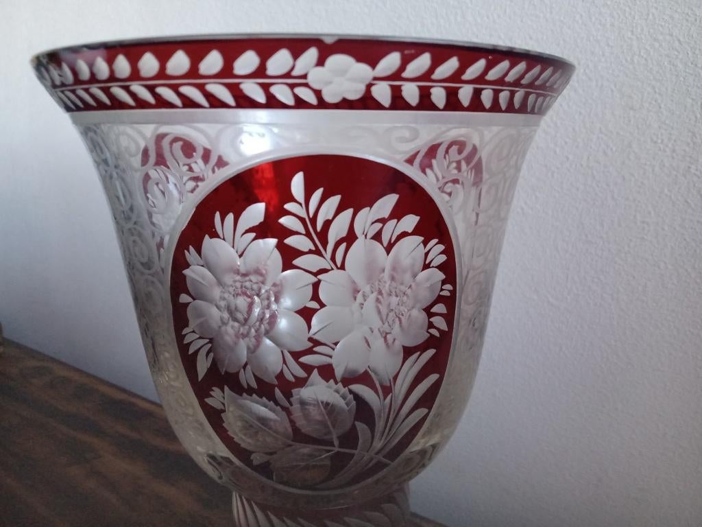 Schitterende rode Boheemse kristallen beker gegraveerd 19e, Ophalen of Verzenden