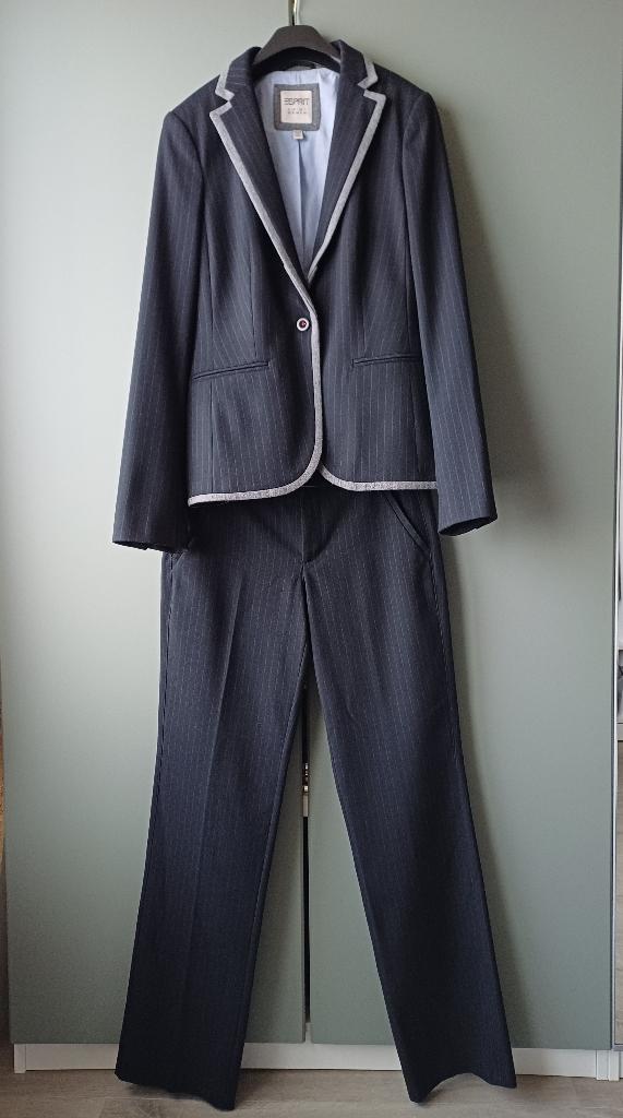 Mantelpak merk Esprit, Maat 38/40 (M), Kostuum of Pak, Ophalen of Verzenden, Zo goed als nieuw