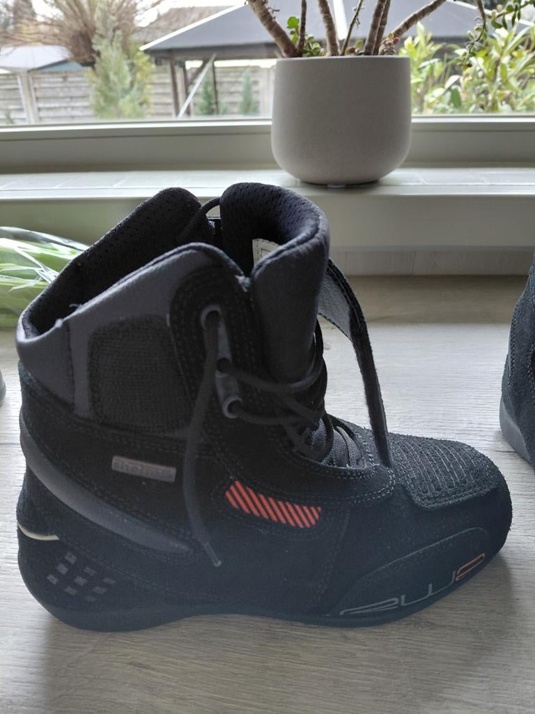 Dames motorlaarzen, Ophalen, Dames