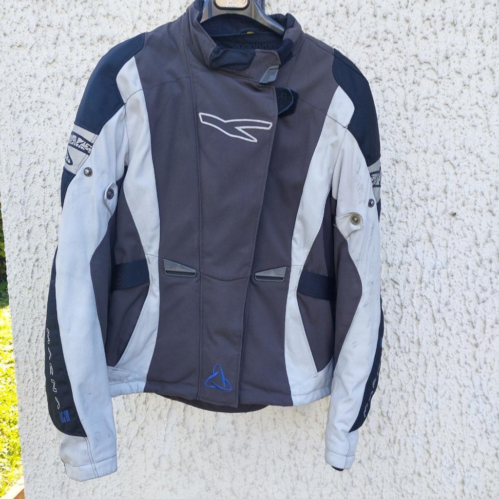 VESTE POLYESTER MACNA MODELE FEMME TAILLE SMALL + PROTECTION, Enlèvement ou Envoi, Seconde main, Femmes, Manteau | tissu