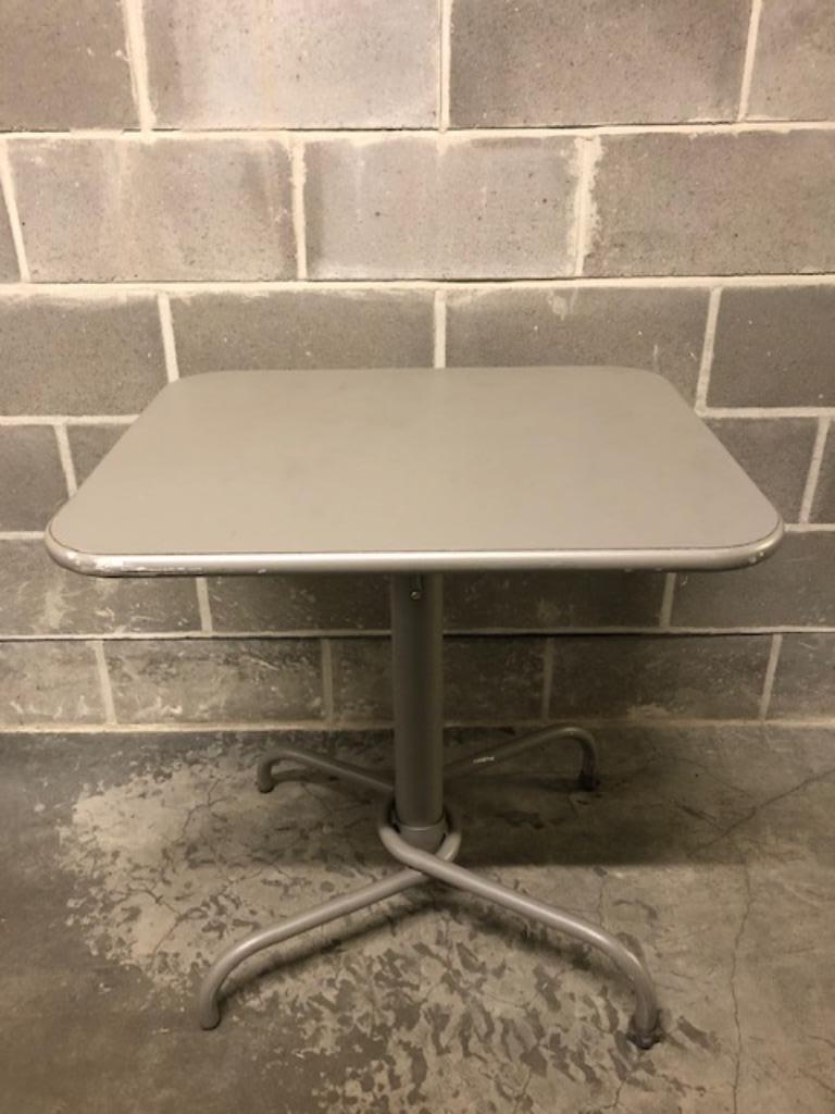 TABLE DE TERRASSE, Enlèvement, Utilisé, Rectangulaire, Métal