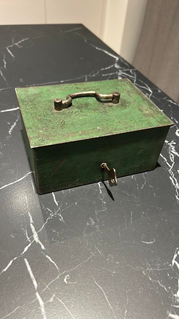 Antieke kluis / lockbox, Ophalen, Zo goed als nieuw