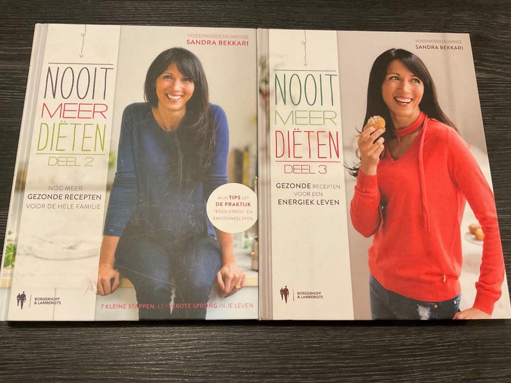 2 x kookboek Sandra Bekkari Nooit meer diëten 2 en 3, Ophalen of Verzenden, Zo goed als nieuw, Sandra Bekkari