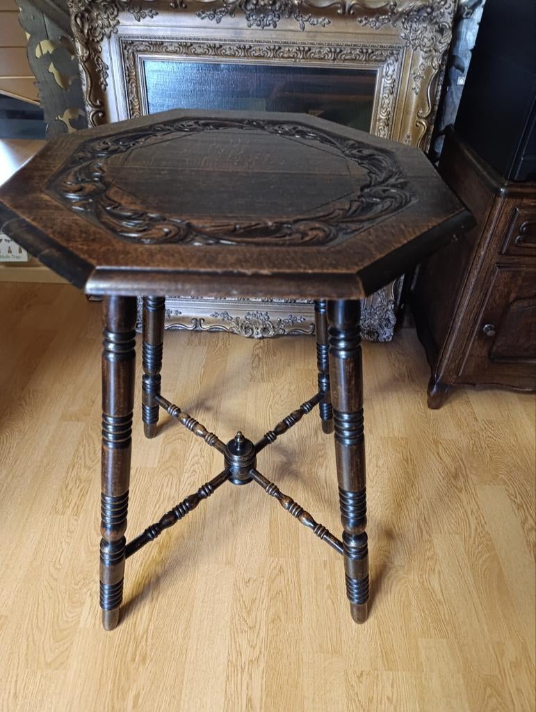 Antieke siertafel, Ophalen