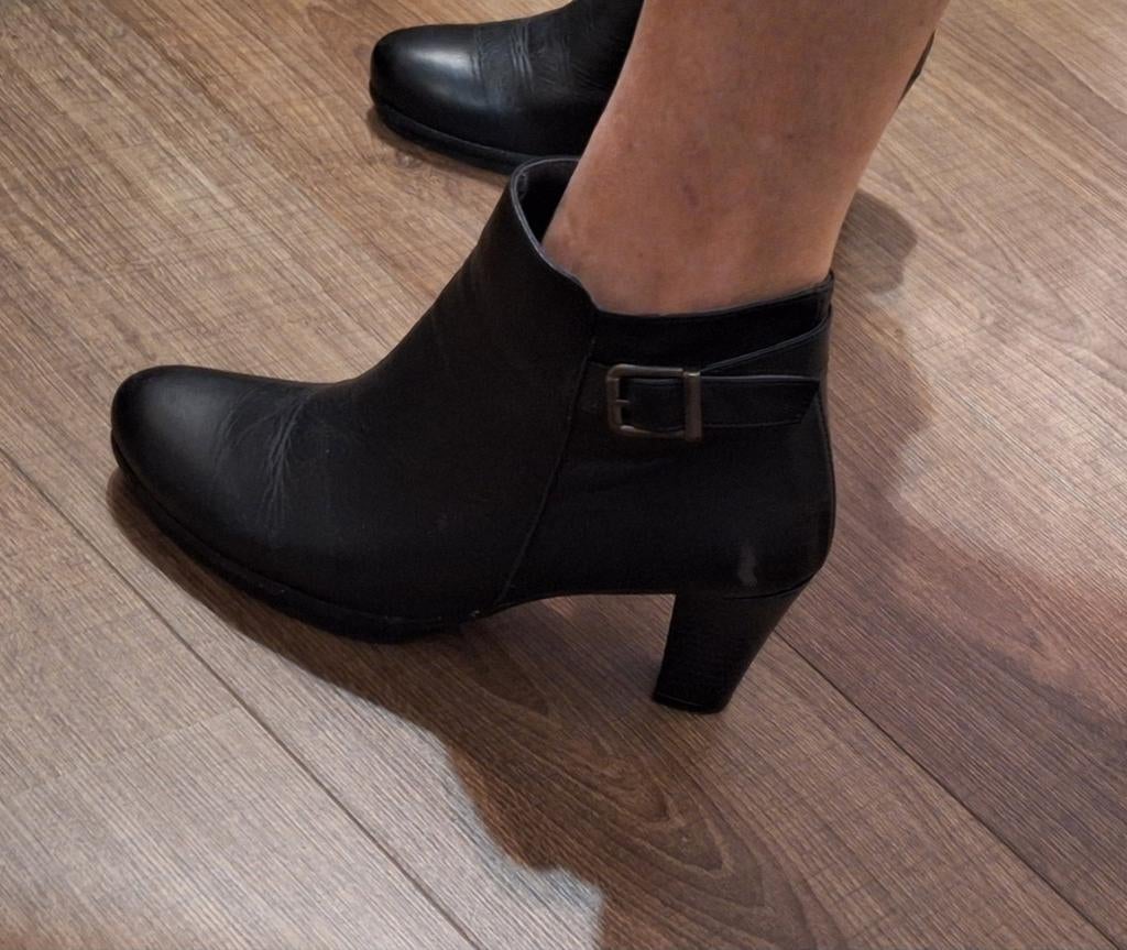 Belles bottines noires neuves avec fermeture éclair, talon 8, Neuf, Enlèvement ou Envoi, Boots et Botinnes, Geen merk