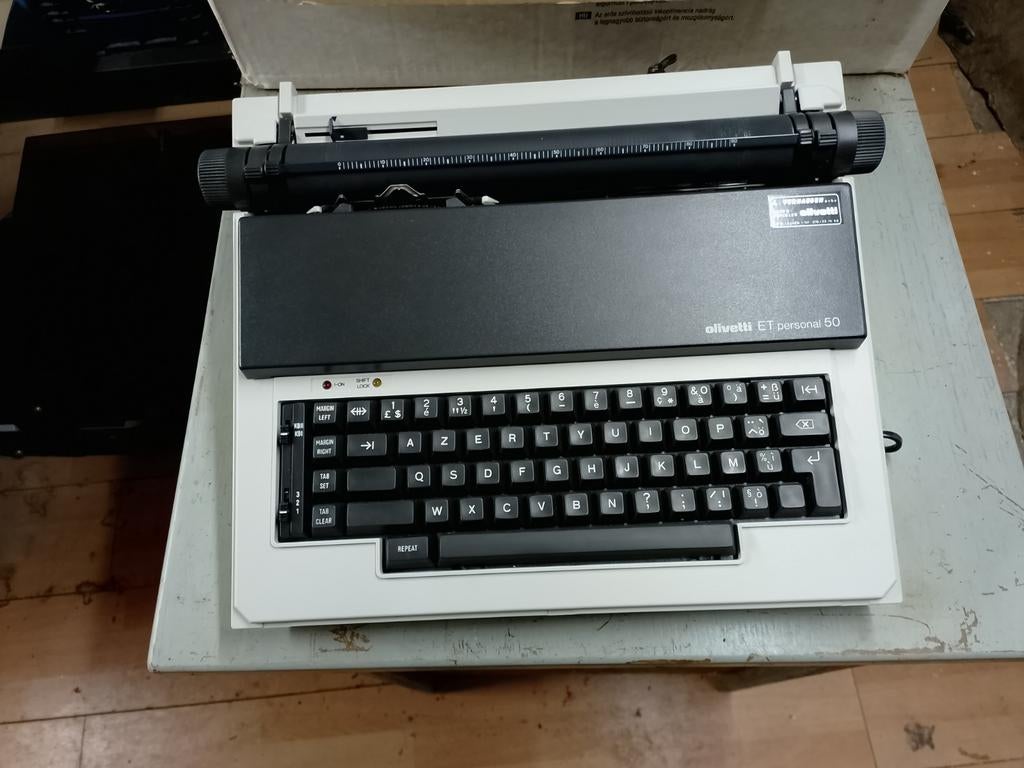 Elektrische schrijfmachine, Ophalen