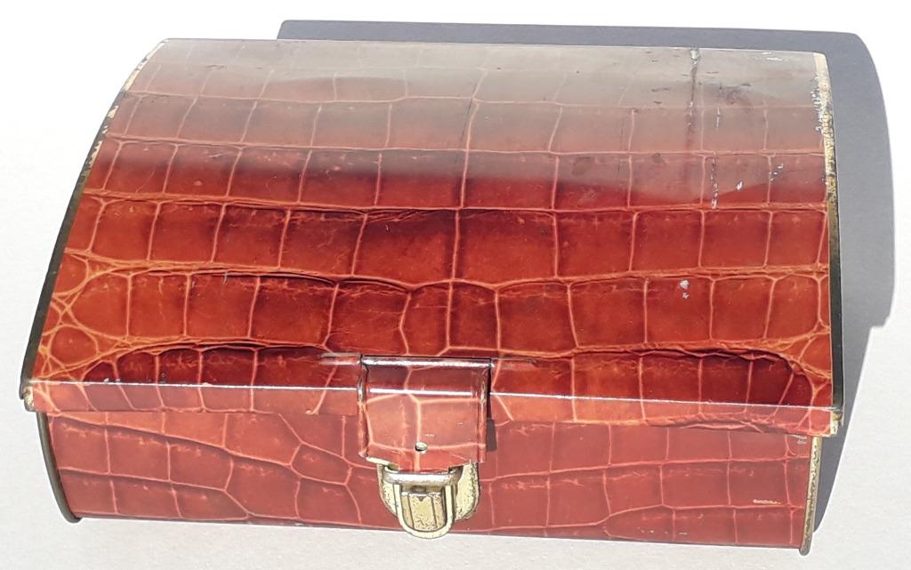 Oude blikken doos Côte d'Or in de vorm van een boekentas, Ophalen of Verzenden