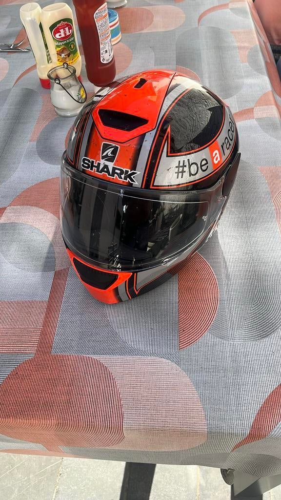 Helm, Ophalen, Shark