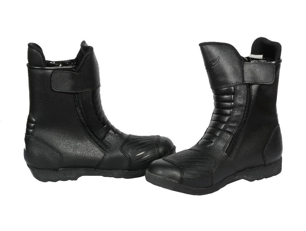 Chaussures de Moto en cuir nouveau, Motos, Vêtements | Vêtements de moto, Pantalon | cuir, Femmes, Hommes, Enfants, Neuf, avec ticket