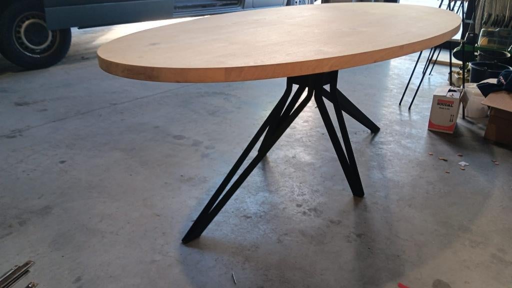 ovaale eiken tafel, Quatre personnes, 200 cm ou plus, Comme neuf, 100 à 150 cm