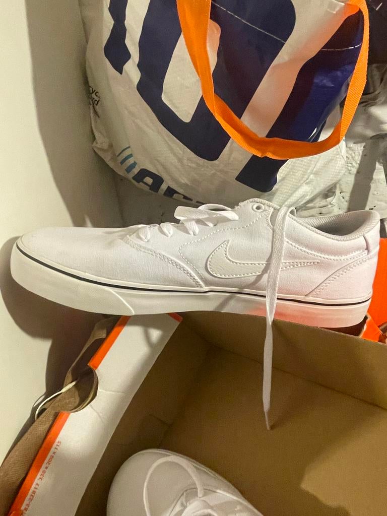 Nike chaussures, Ophalen of Verzenden, Zo goed als nieuw, Schoenen