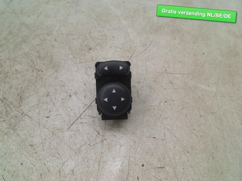 COMMUTATEUR RÉTROVISEURS Fiat 500 (312) (735450611), Dhr. R. de Gouw, Utilisé, Fiat, De Bloemendaal 21 21
5221 EB  'S HERTOGENBOSCH, NL