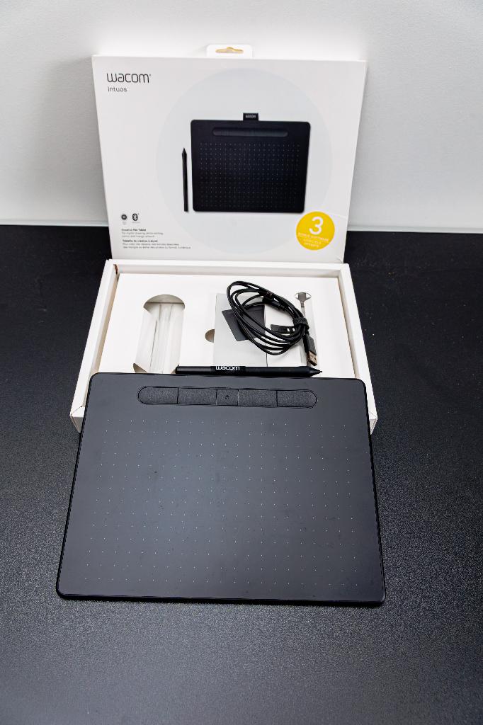 Tablette graphique Wacom, Enlèvement, Comme neuf, Sans fil, Wacom