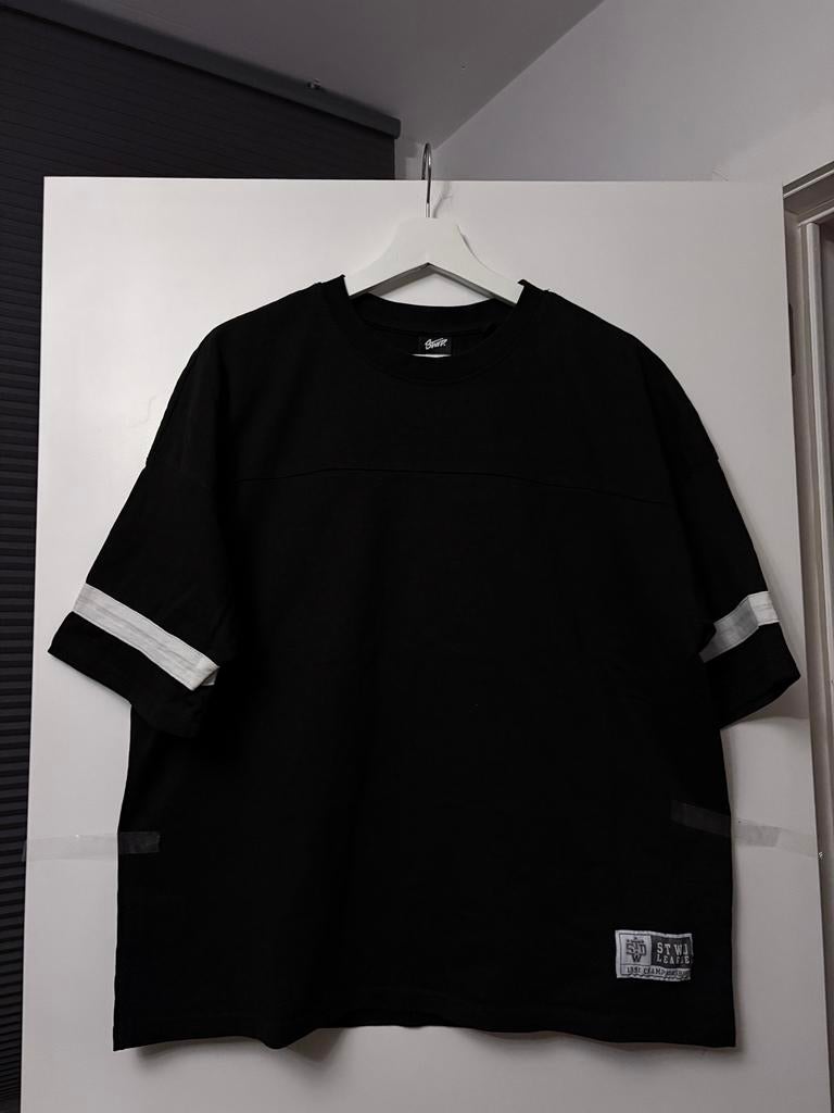 Stüssy Oversized Football Tee – STWD 91, Kleding | Heren, Ophalen, Zo goed als nieuw, Maat 48/50 (M), Zwart