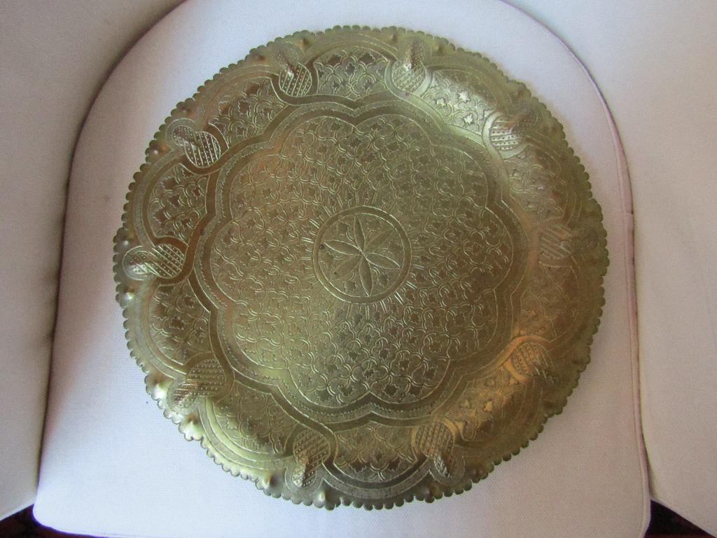 Superbe plateau marocain en cuivre repoussé, Antiquités & Art, Enlèvement ou Envoi