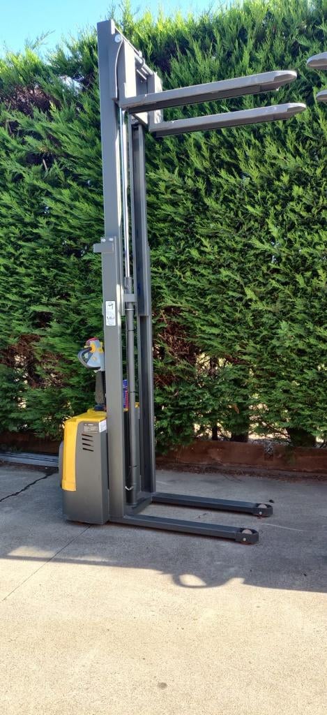 stapelaar nieuw  HEFTRUCK PALLETWAGEN REACHTRUCK, Ophalen