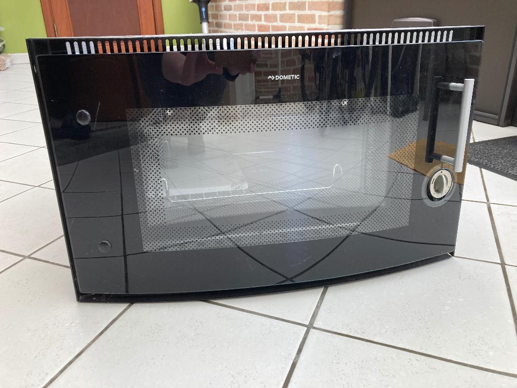 Dometic oven, Ophalen, Zo goed als nieuw