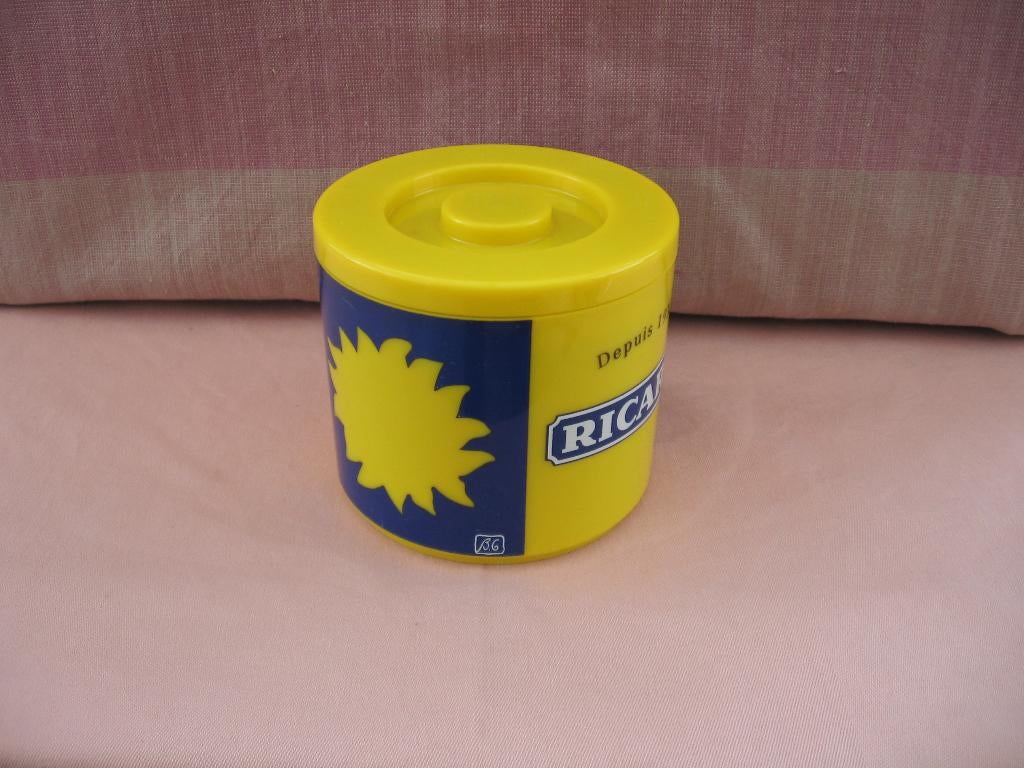 Ricard ijsemmer plast geel rond deksel handvat rond., Verzamelen, Ophalen of Verzenden, Zo goed als nieuw, Gebruiksvoorwerp