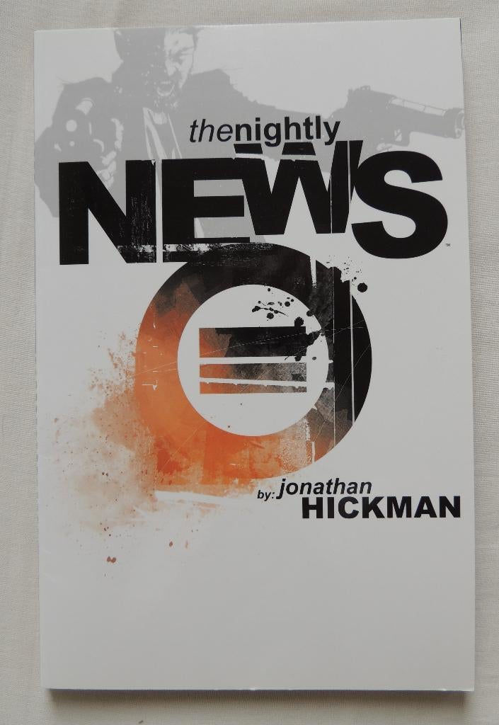 The Nightly News Integraal softcover, Boeken, Stripverhalen, Zo goed als nieuw, Eén stripboek, Ophalen of Verzenden