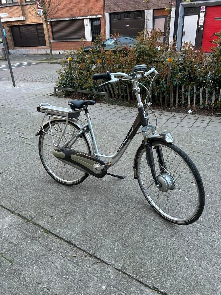Elektrische damesfiets gazelle met nwe batterij, Ophalen, Zo goed als nieuw, Gazelle