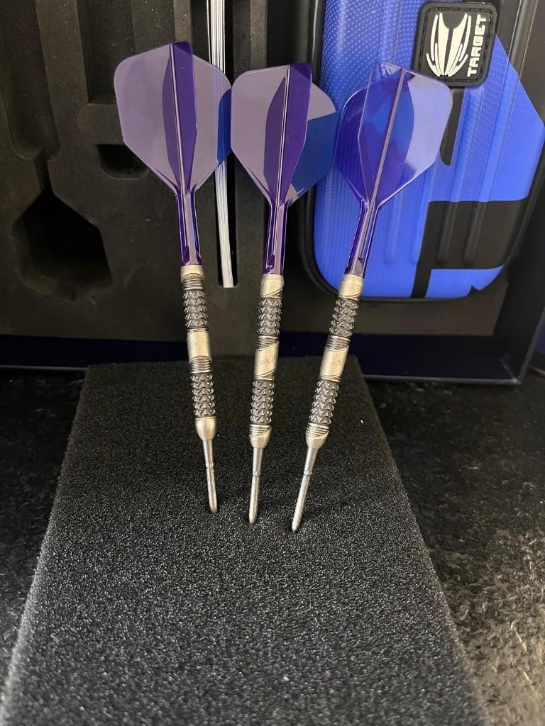 TARGET 975 Ultra Marine 01 24Gr Swiss steel Tip 97.5%, Sport en Fitness, Darts, Ophalen, Zo goed als nieuw, Pijlen