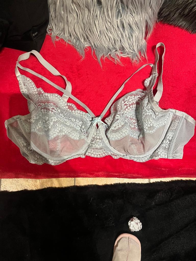 aantrekkelijke bh Hunkemöller kant bandjes 95C, Hunkemöller, Ophalen of Verzenden, Overige kleuren, BH