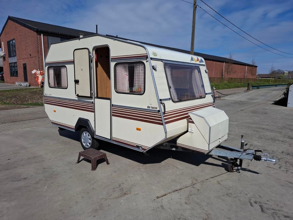 Mooie kip caravan mtm 750kg, Caravans en Kamperen, Caravans, Treinzit, Particulier, Adria, Openslaande ramen