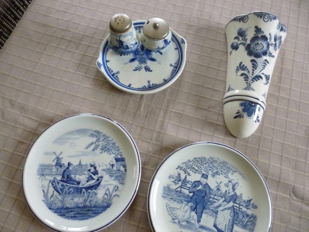 verschillende stukken delft porselein, Ophalen of Verzenden