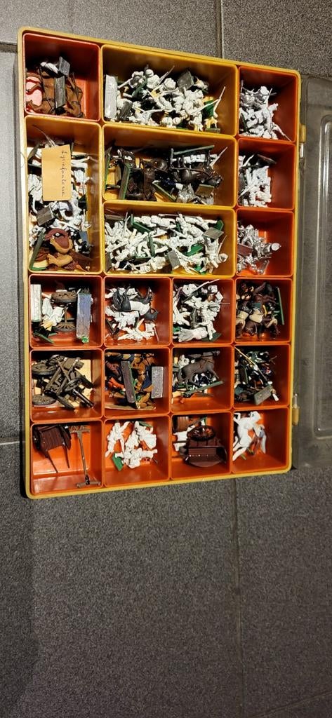 Tinnen soldaatjes, Enlèvement