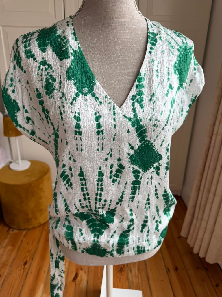 ESSENTIEL - 36 of S - blouse en  blanc-vert - très joli, Vêtements | Femmes, Blouses & Tuniques, Enlèvement ou Envoi, Porté