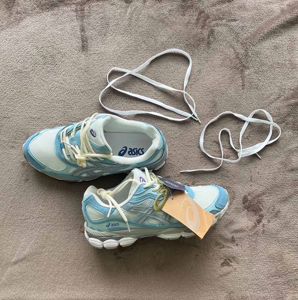 Asics schoenen nieuw, Ophalen, Zo goed als nieuw, Schoenen