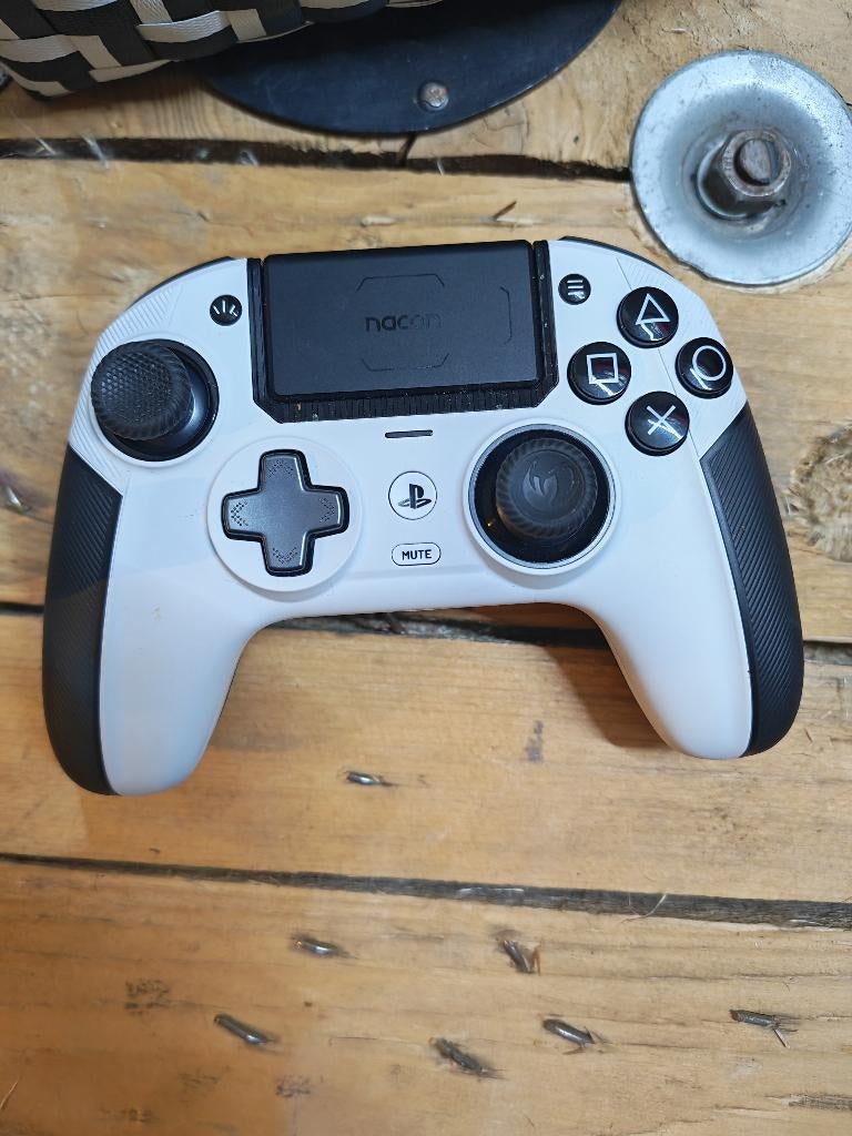 NACON REVOLUTION 5 PRO, Enlèvement, Comme neuf