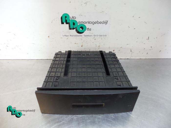 Compartiment de rangement d'un Citroen C3 (C3 02-), -, 3 mois de garantie, Utilisé, -