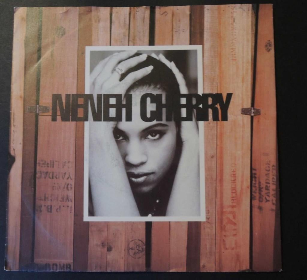 Neneh Cherry: "Inna City Mamma" (vinyl single 45T en 33T/7"), CD & DVD, Vinyles Singles, Enlèvement ou Envoi, Single, Utilisé