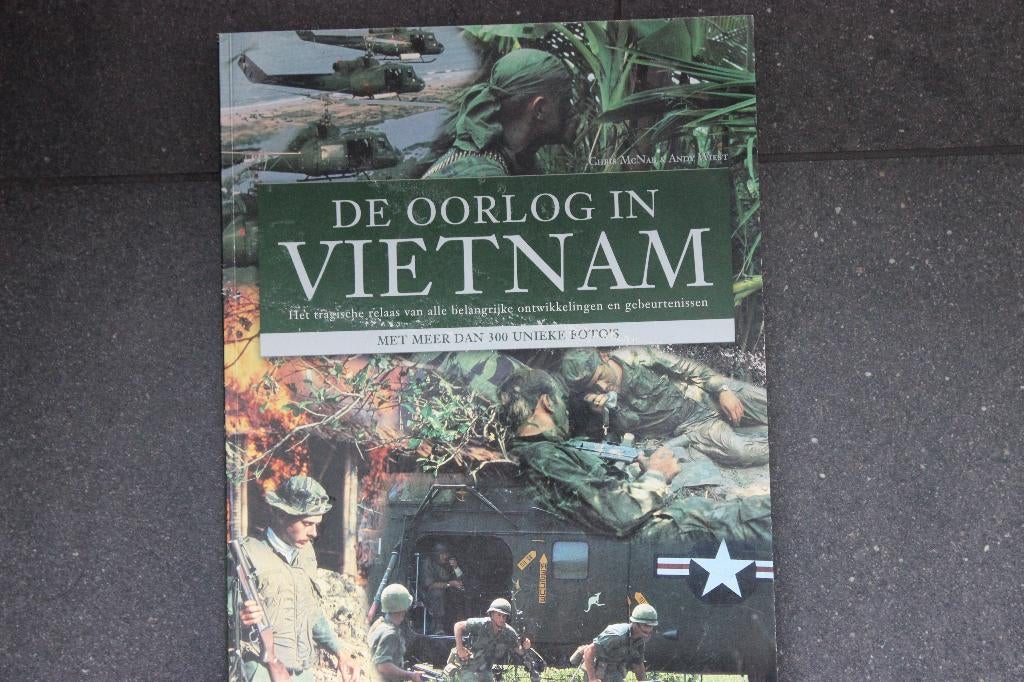 BOEK DE OORLOG IN VIETNAM, Livres, Guerre & Militaire, Enlèvement ou Envoi