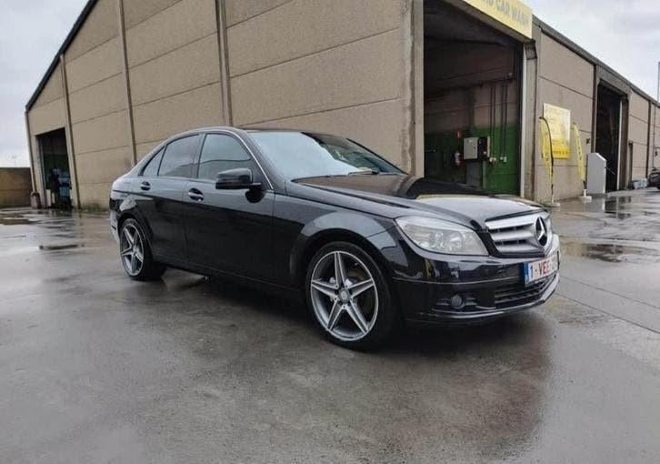 Mercedes w204 2.2 diesel euro 5 Automaat, Auto's, Mercedes-Benz, Automaat, Euro 5, Zwart, Zwart