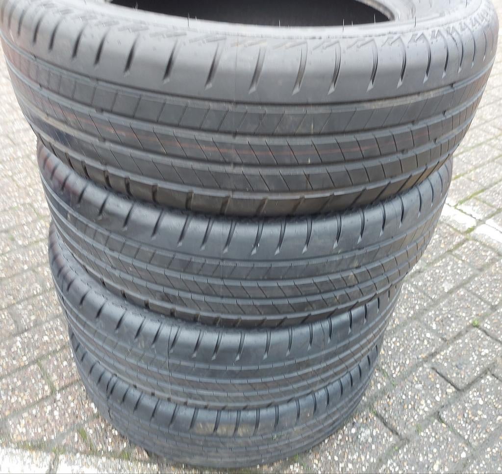 Bridgestone Turanza 225/65R17, Autos : Pièces & Accessoires, Pneus & Jantes, Pneu(s), Pneus hiver, 16 pouces, 225 mm, Véhicule de tourisme